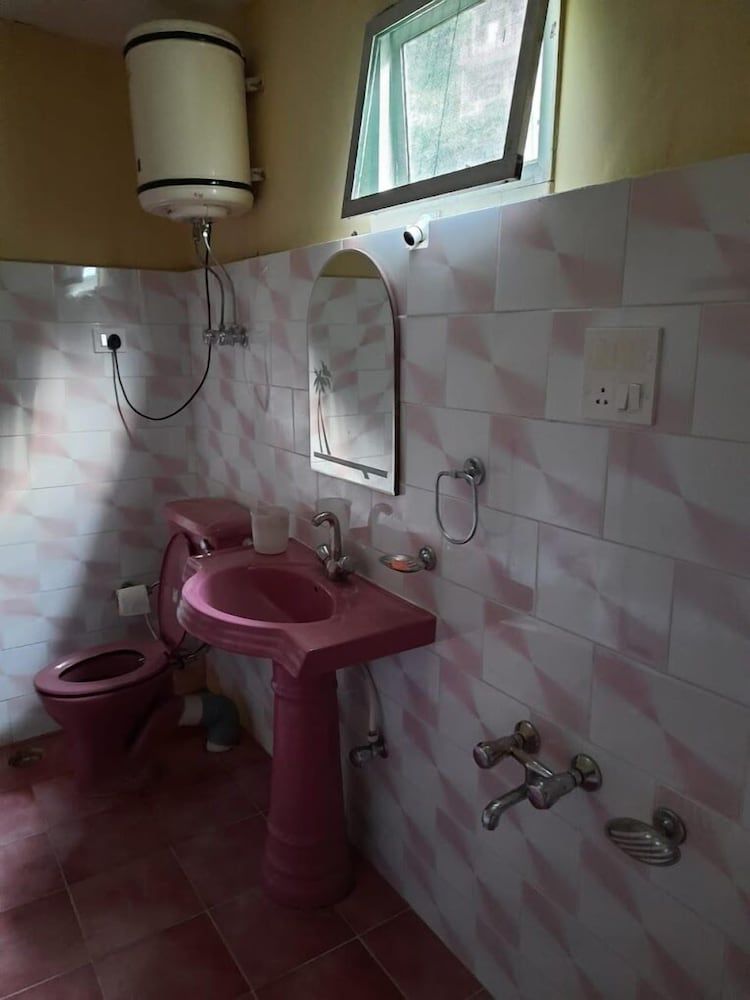 Rahul Homestay Deluxe Double Room, River View 4