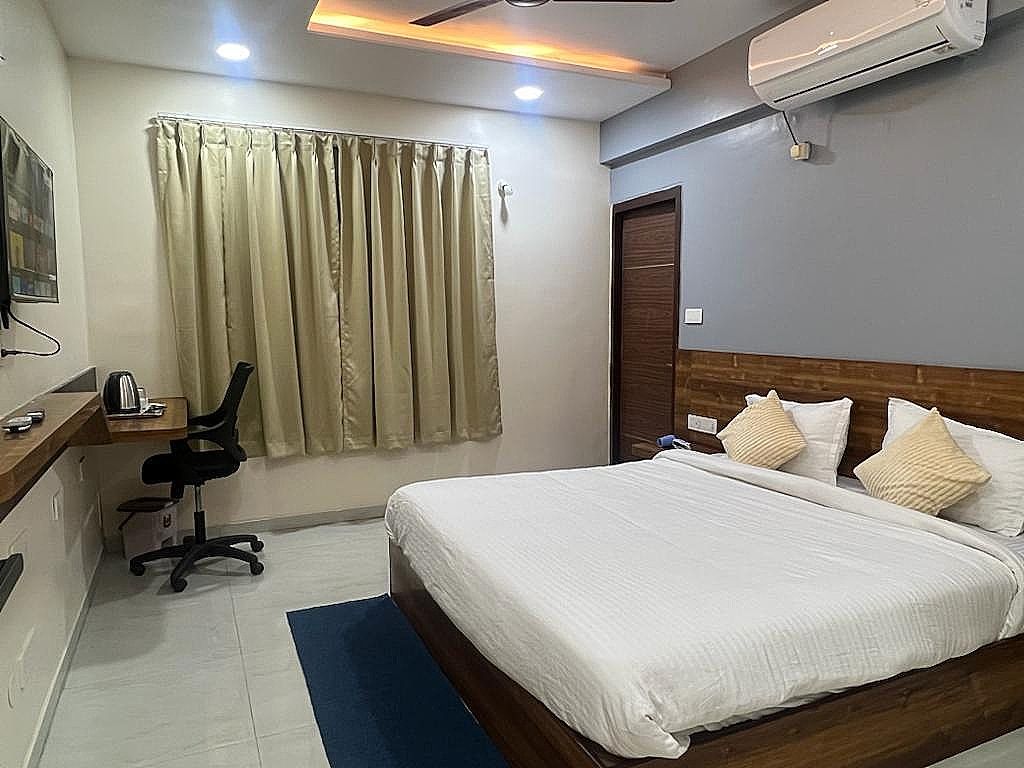 Deluxe Double or Twin