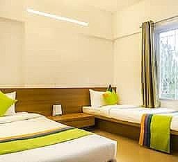 Treebo Luxe Suite, Shivaji Nagar Deluxe Double Room - Kotak - YCHS 2