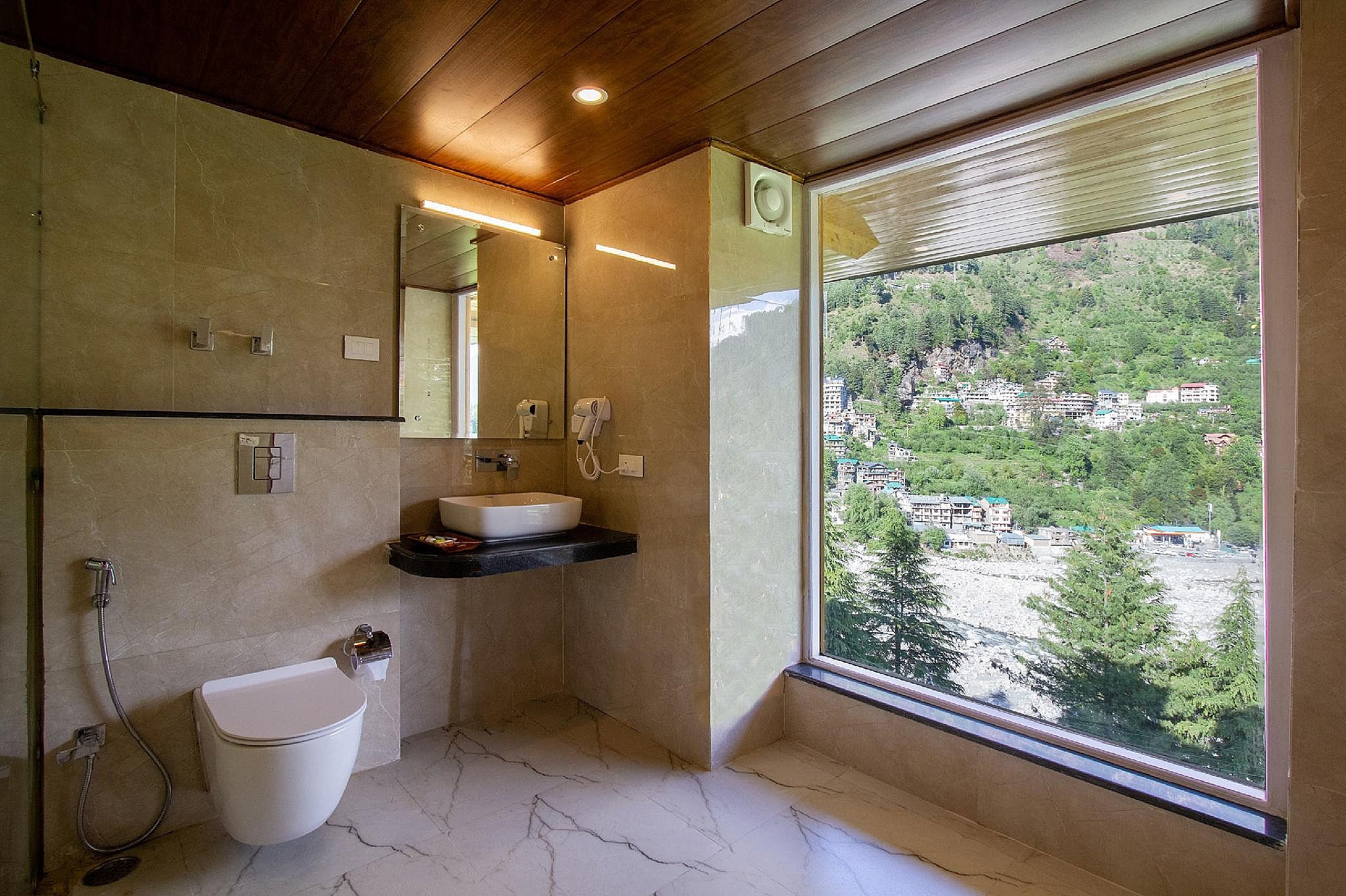 Tripli Hotels Namaste Manali King Suite with Balcony 3