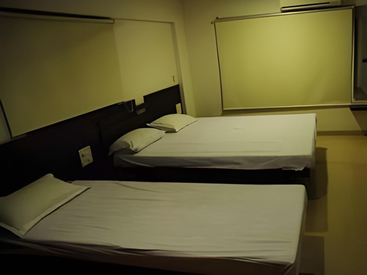Triple Fan room
