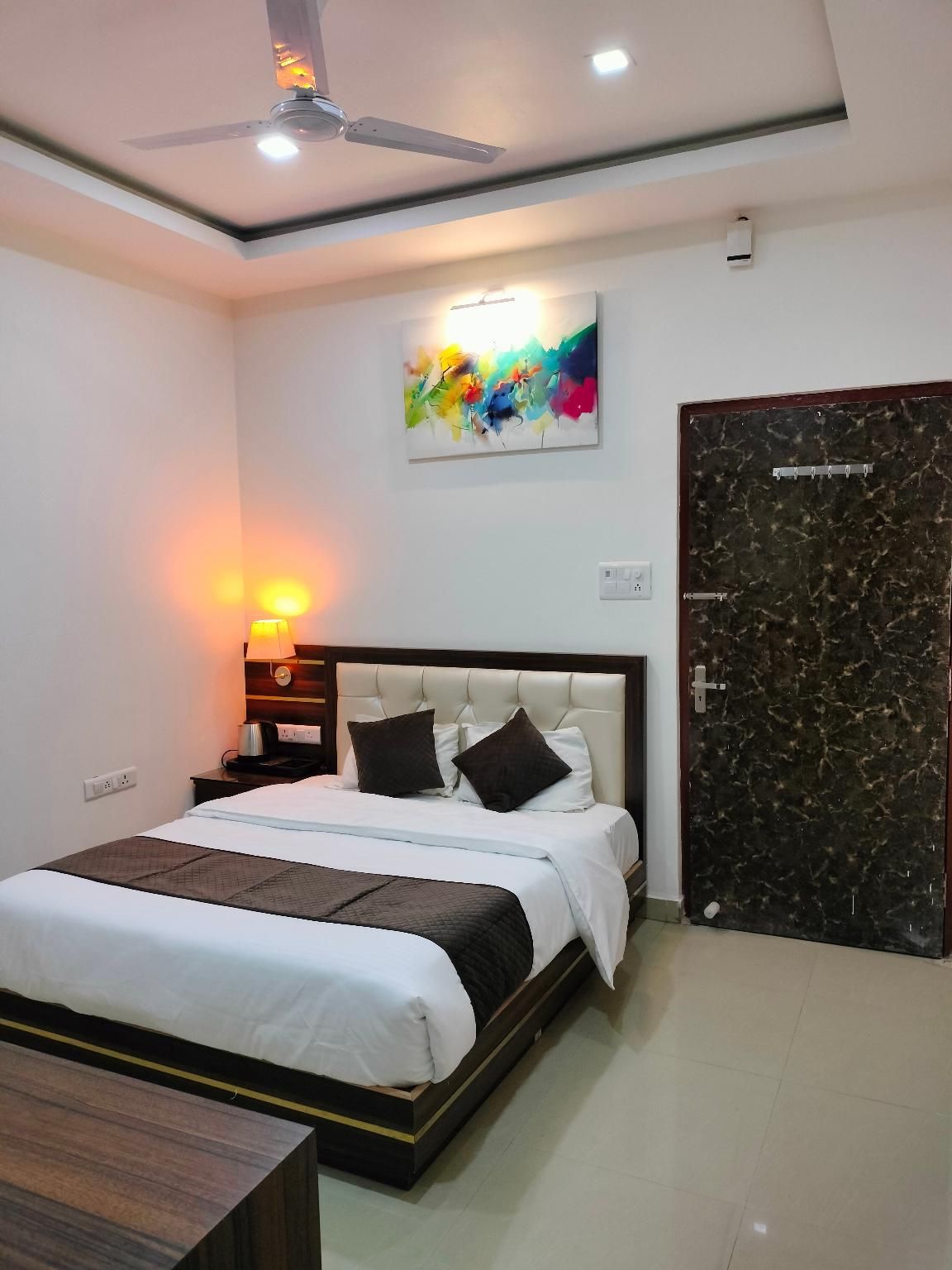 Deluxe Queen Room