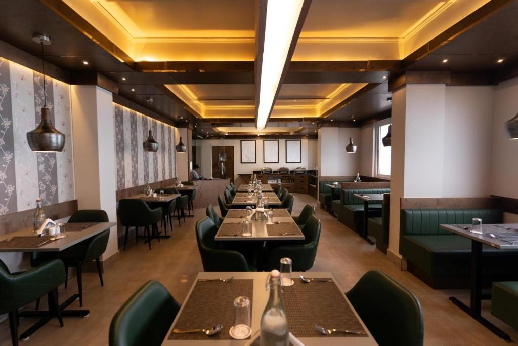 Food & Dining