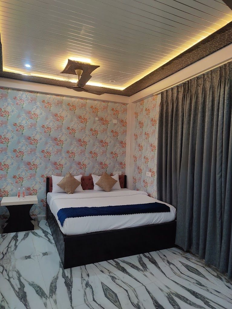 Hotel Vinayak Plaza Deluxe Double Bed 10