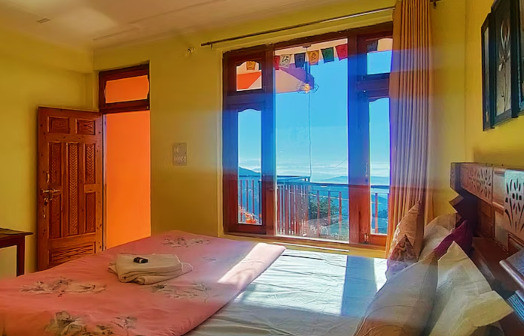 The Unmad Dharamkot  | Cafe | Stay | Coworking Upper Room With Mountain View 2