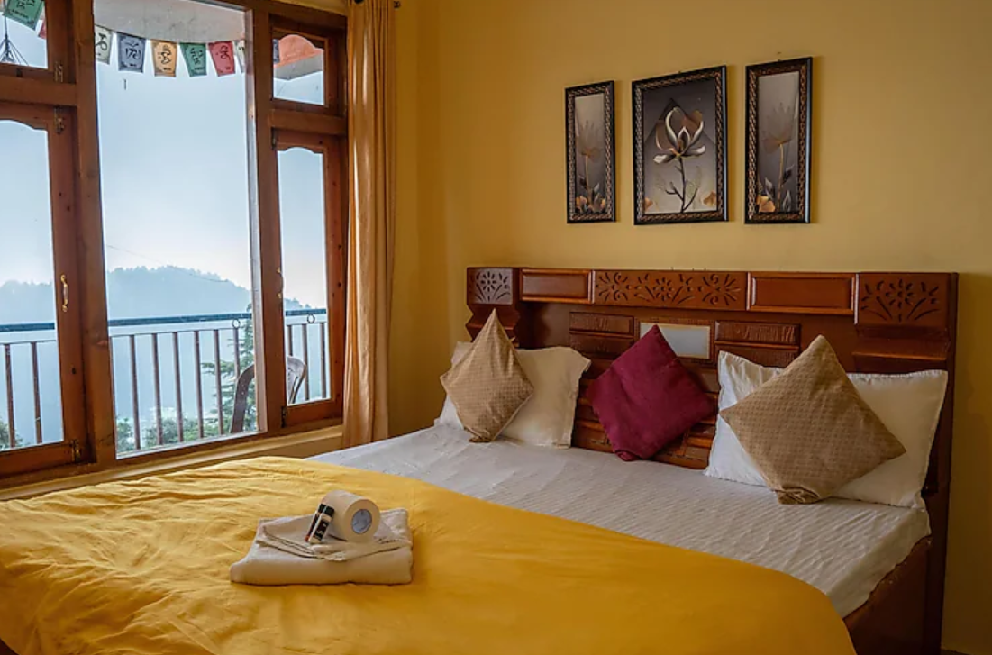 The Unmad Dharamkot  | Cafe | Stay | Coworking Upper Room With Mountain View