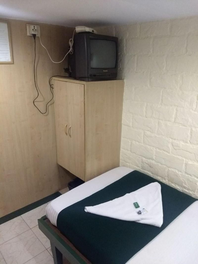 Economy Single Room with Shared Bathroom
