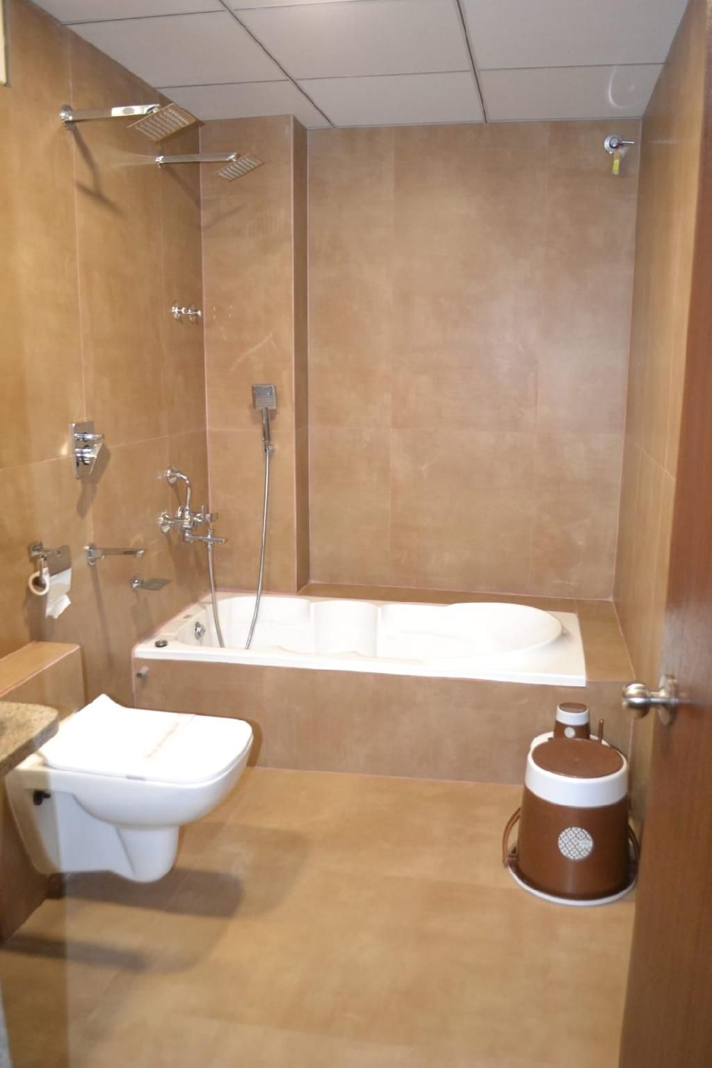 Executive Suite with Kitchenette