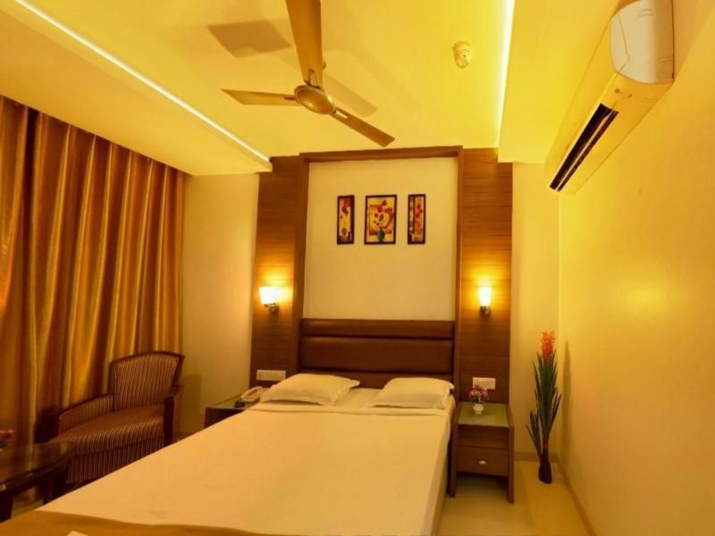Hotel Tanisha Jubilee Deluxe Room