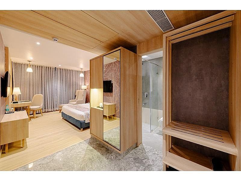 Signature Hotel Single Superior 3