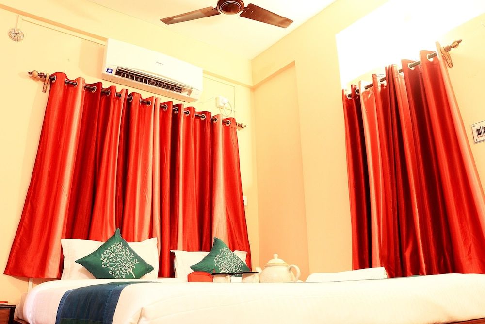 OYO 1059 near Ruby Hospital Standard Double or Twin Room, 1 Double Bed, Private Bathroom 4