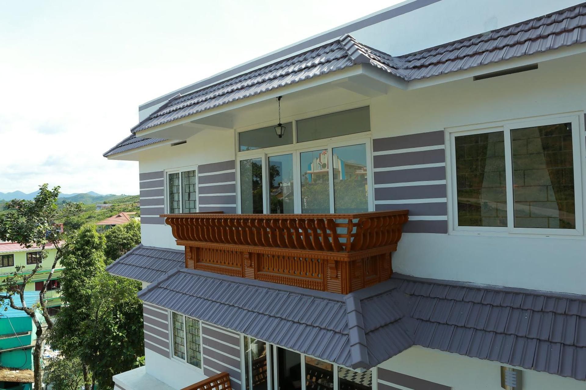 Chillax Vagamon Quadruple Room with Mountain View 2