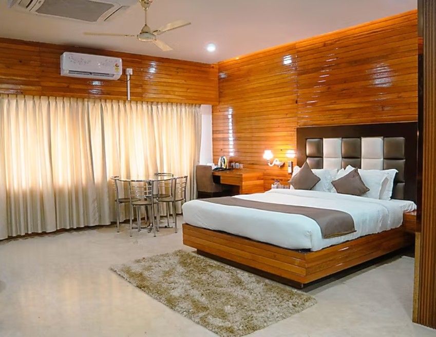 Donyi Polo International Hotel Luxury Room Mountain View 4