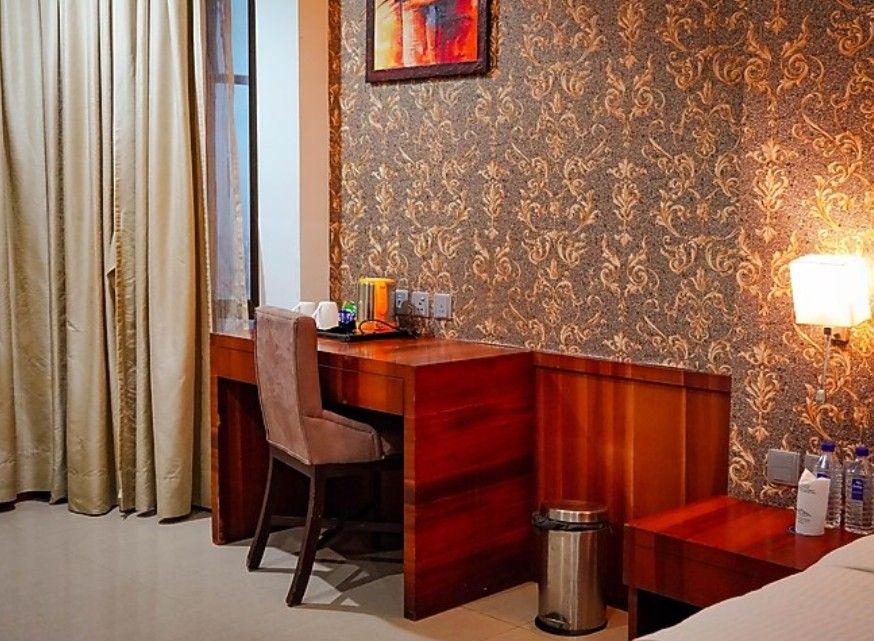 Donyi Polo International Hotel Luxury Room Mountain View 5