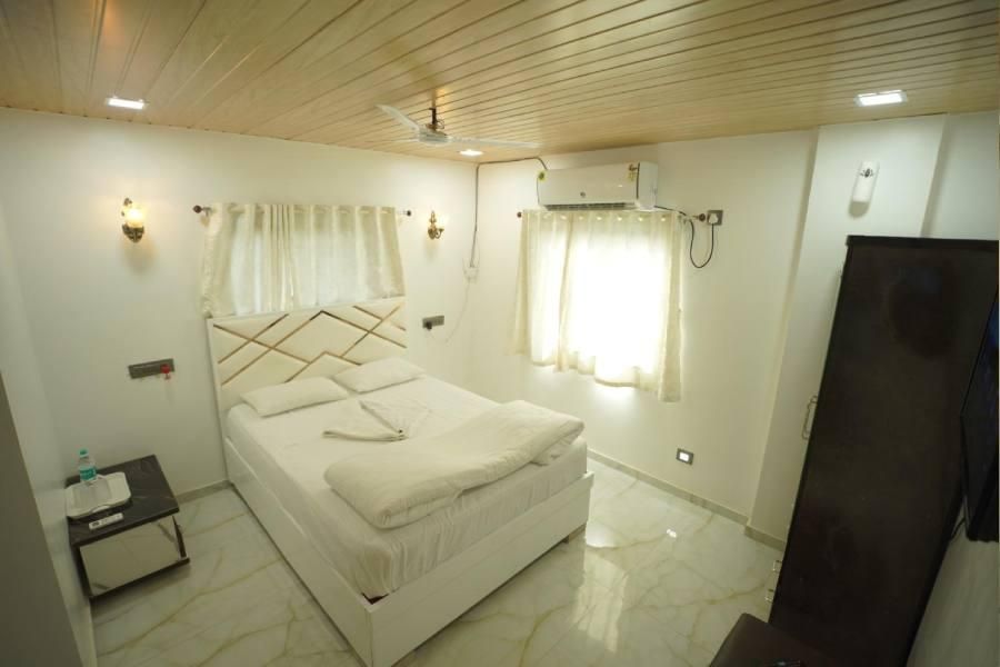 The Candlewood Resort AC Luxury Rcc Room 3