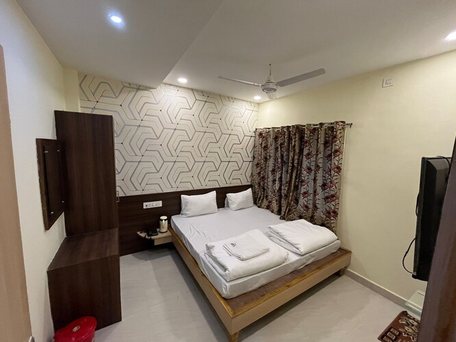 Hotel Pratap Heights Deluxe Non Ac Room 5