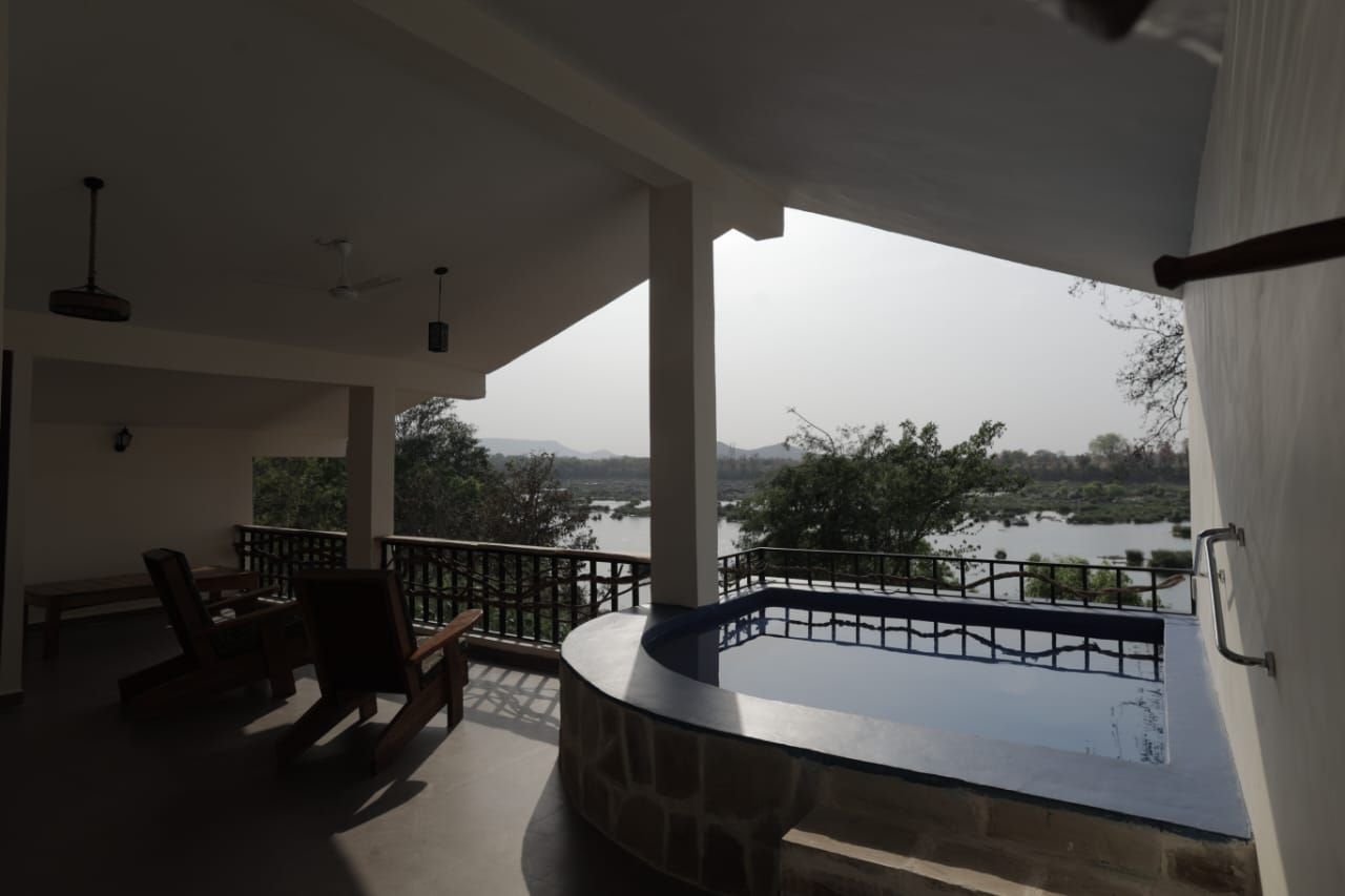 Ken River Lodge Stilted River Facing Cottage With Plunge Pool (For Couples 6