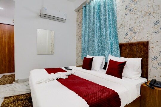 Hotel Garden View (In Lap of Nature) Deluxe Room 2