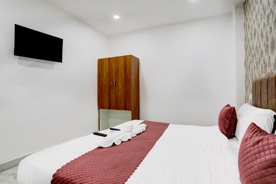 Hotel Garden View (In Lap of Nature) Deluxe Room 4