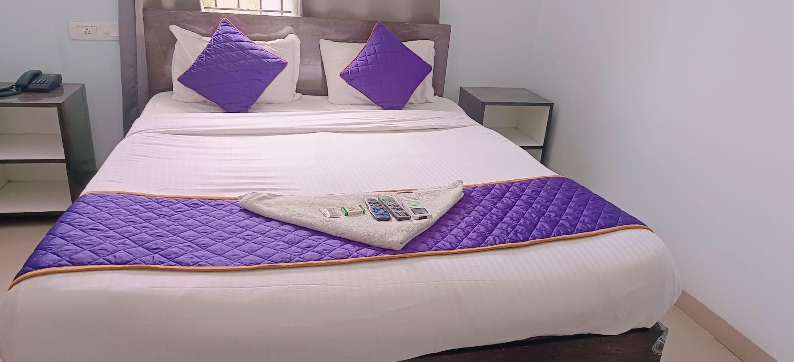 Deluxe Non- Air Conditioning Room