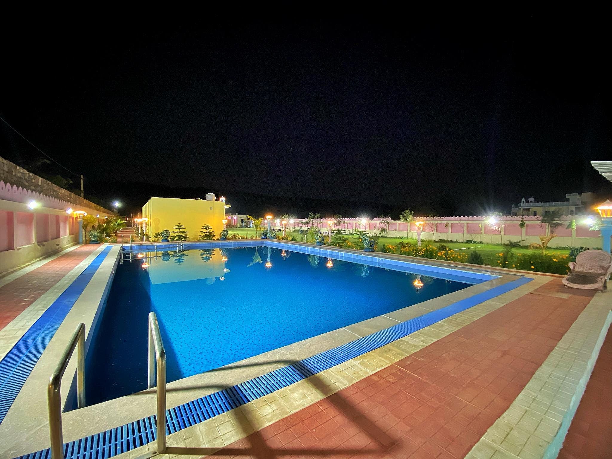 Swimming pool [kids]