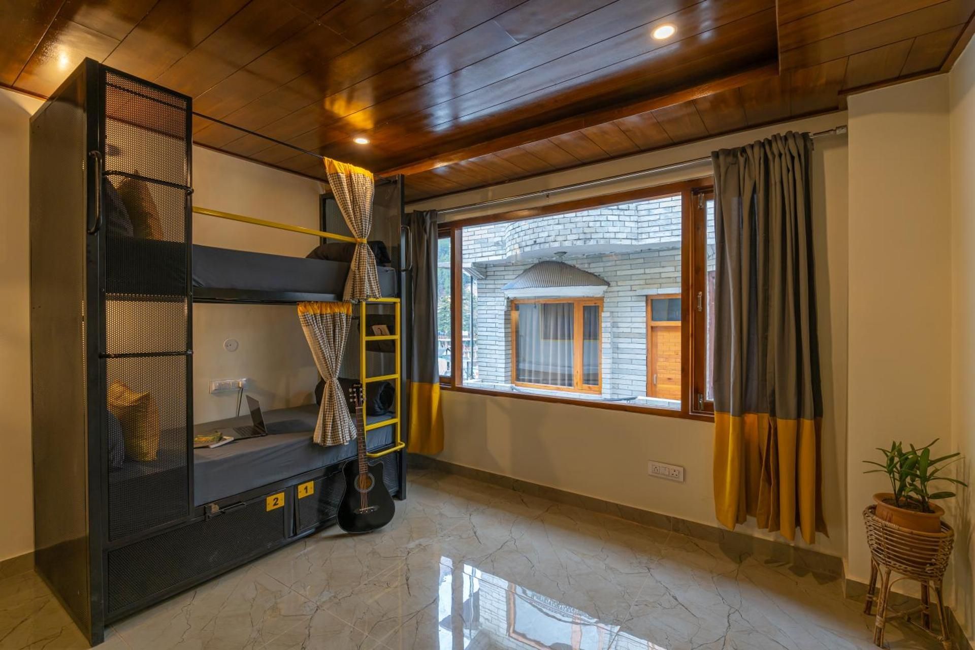 Bed in 6 Bed Mixed Dormitory