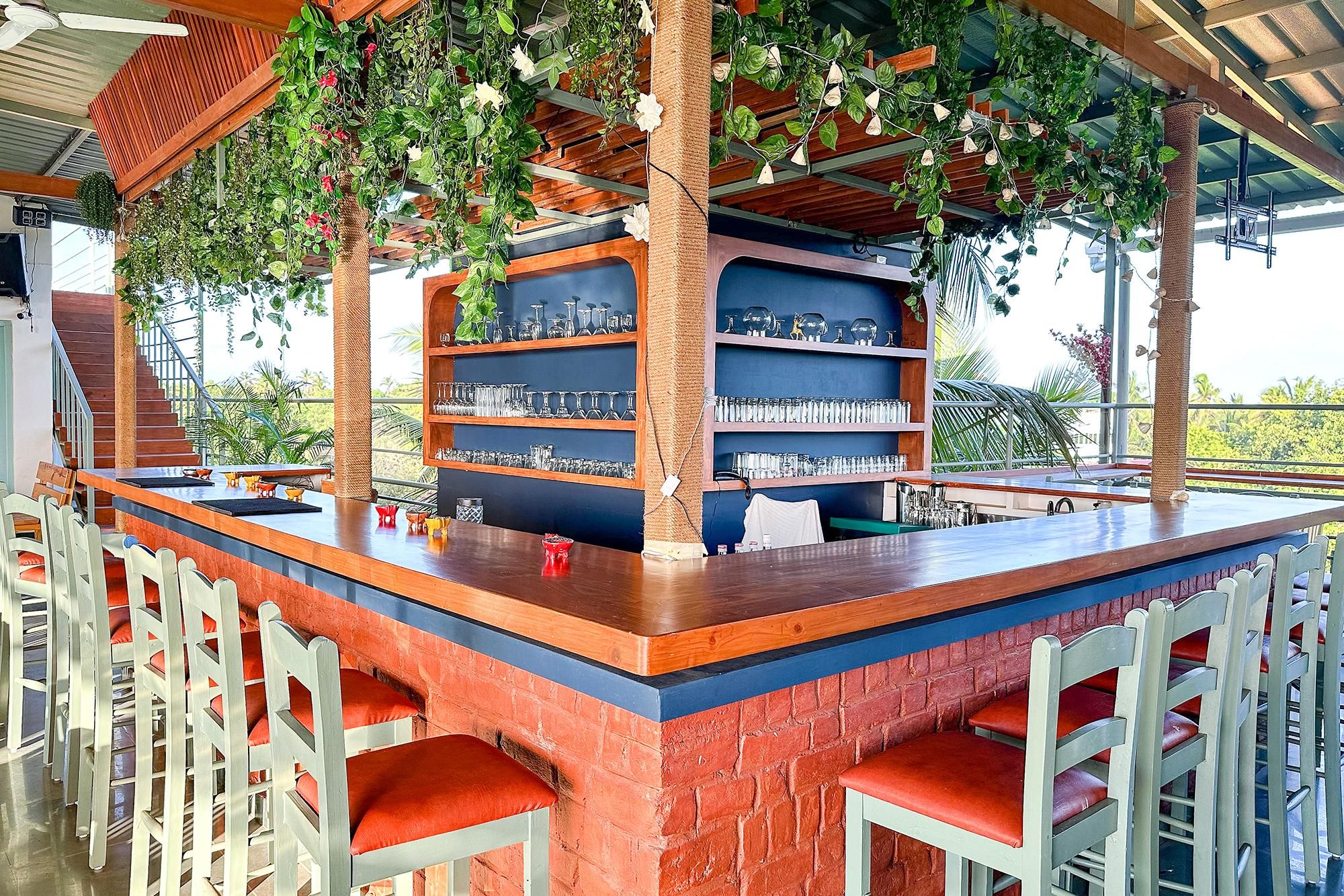 Food & Dining