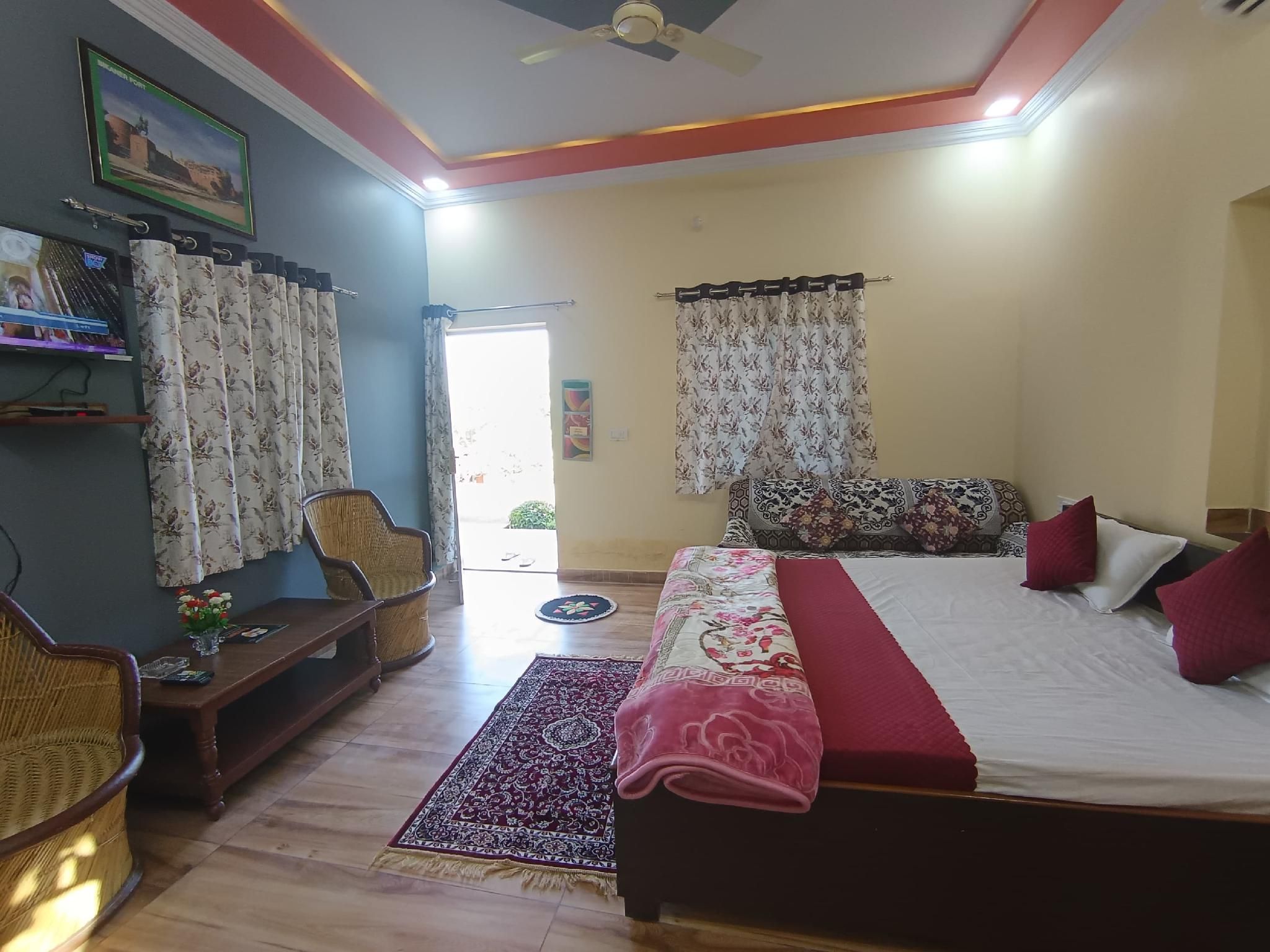 Semi Deluxe Room with City or Street View