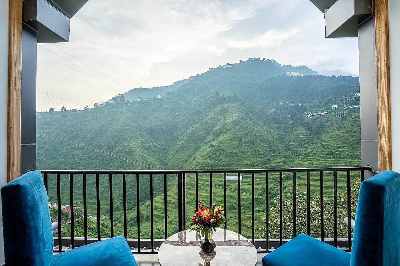 MNP Vista Mussoorie Luxury Room with Balcony 2