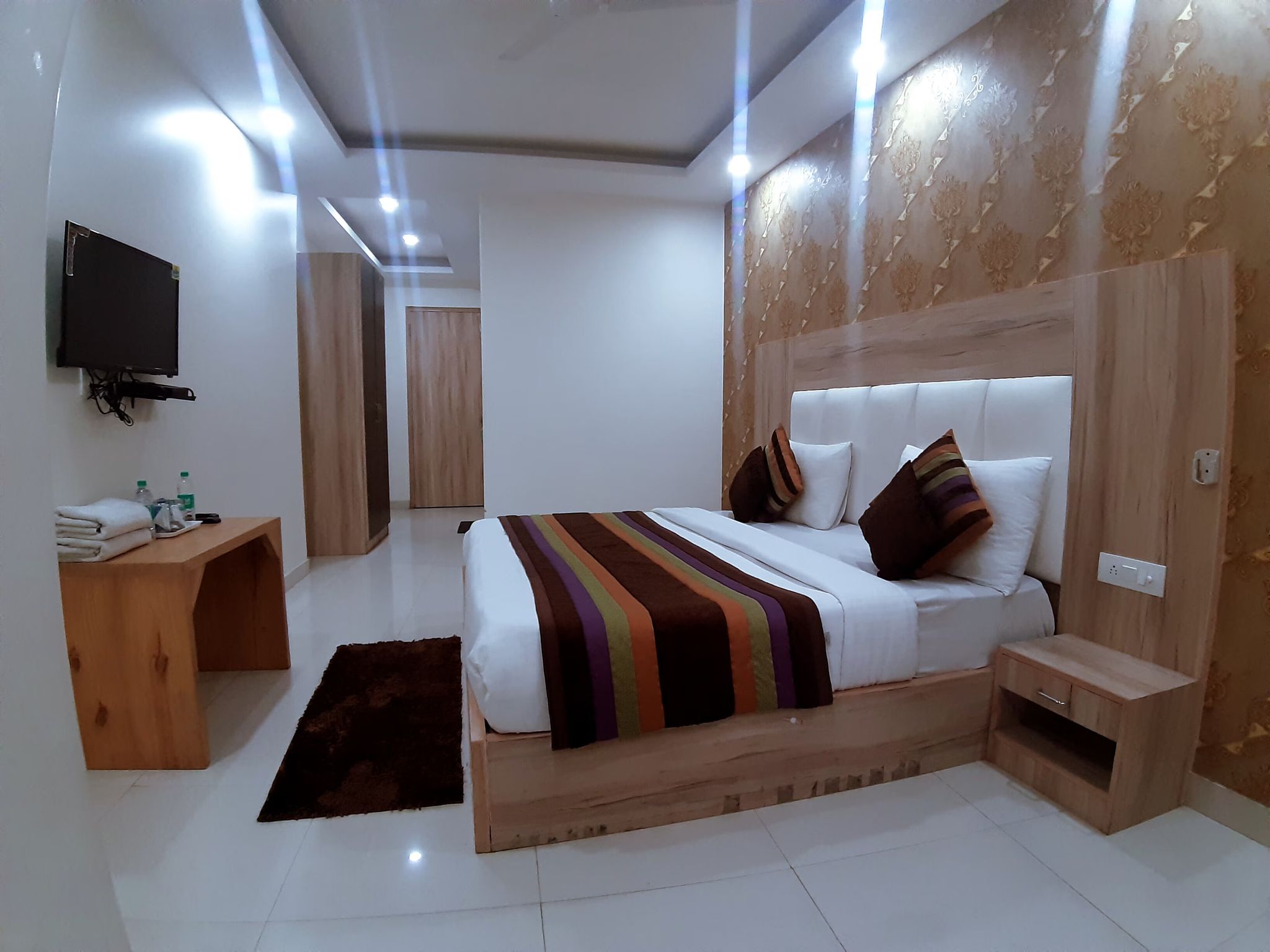 Luxury Room 3 hrs early check in and 3 hrs late check out