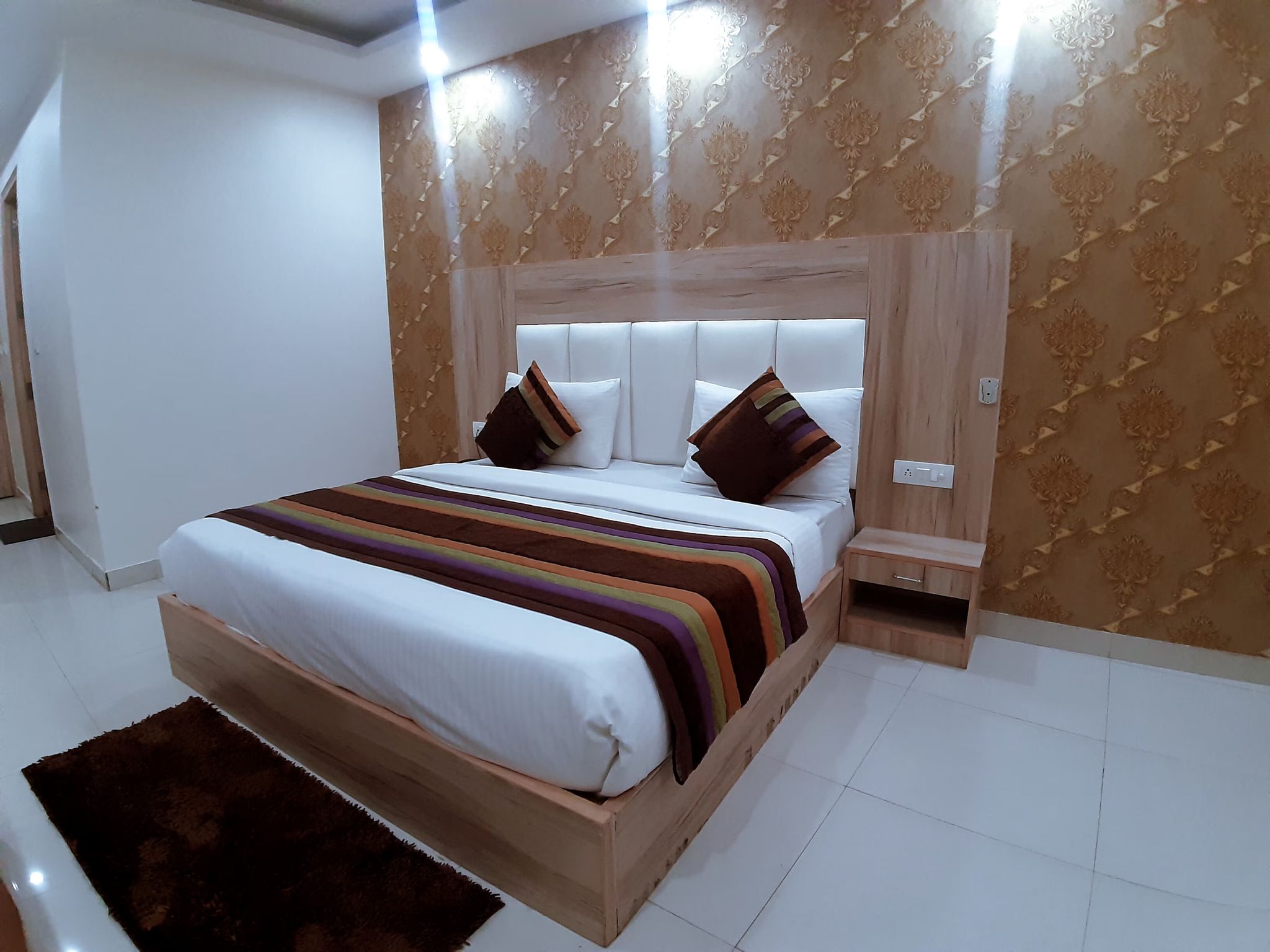 Luxury Room 3 hrs early check in and 3 hrs late check out