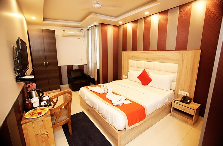 Super Deluxe Room 3 hrs early check in and 3 hrs late check out