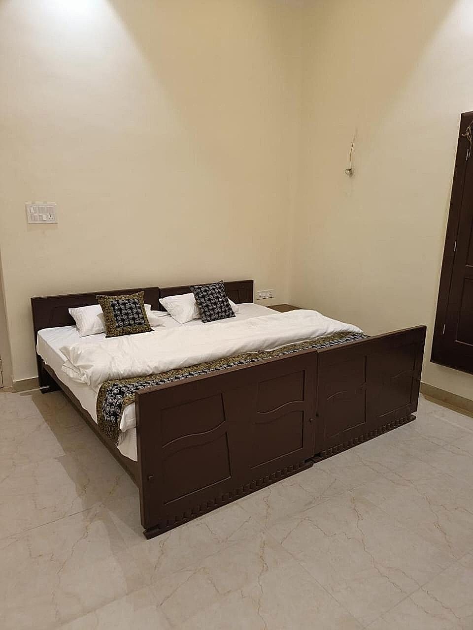 HERITAGE HAVELI VARANASI Double Room with Shared Bathroom