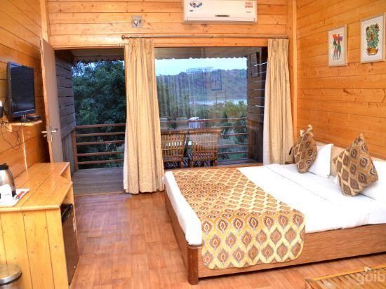 AC Deluxe Room