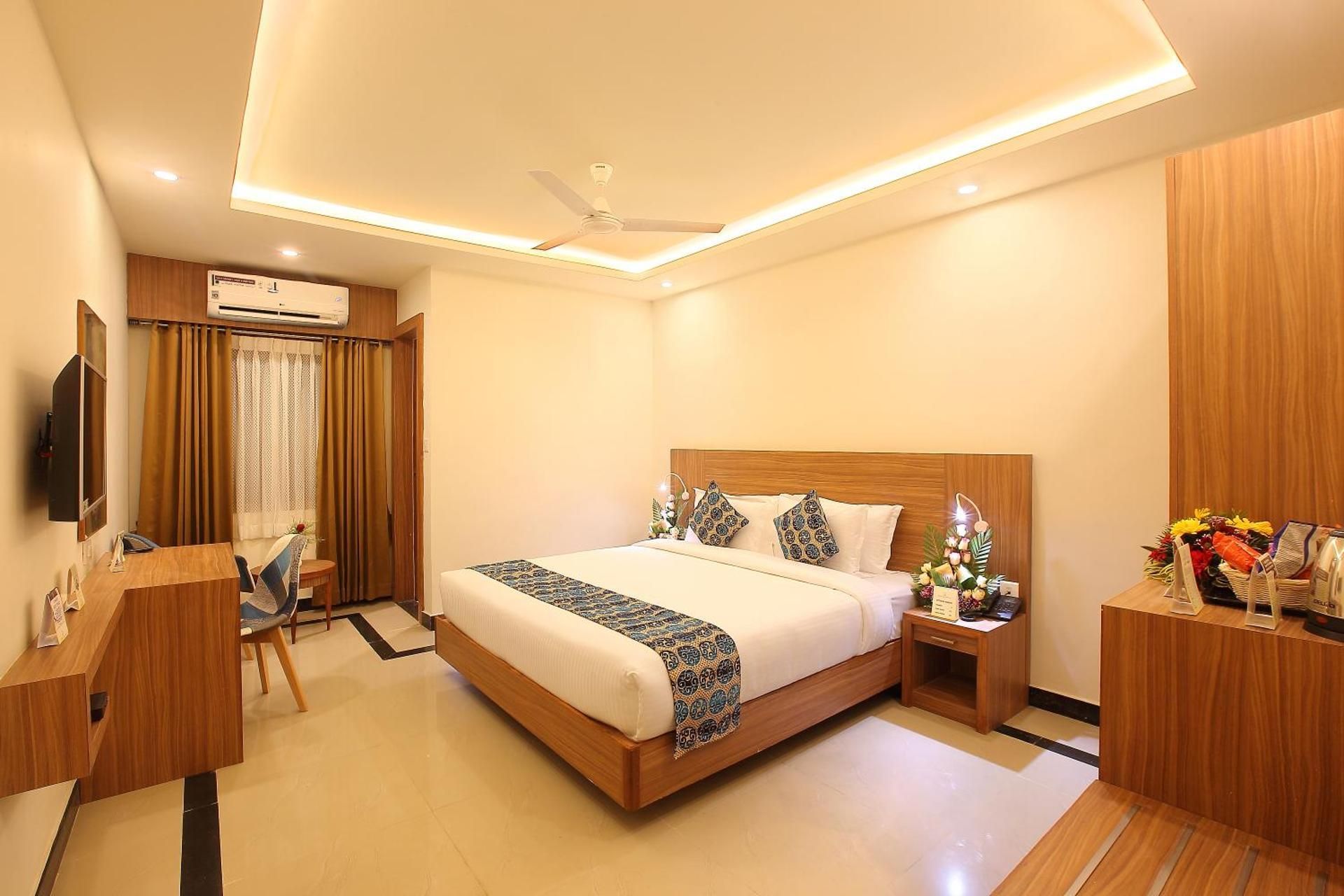 Hotel Heyday Deluxe Double Room