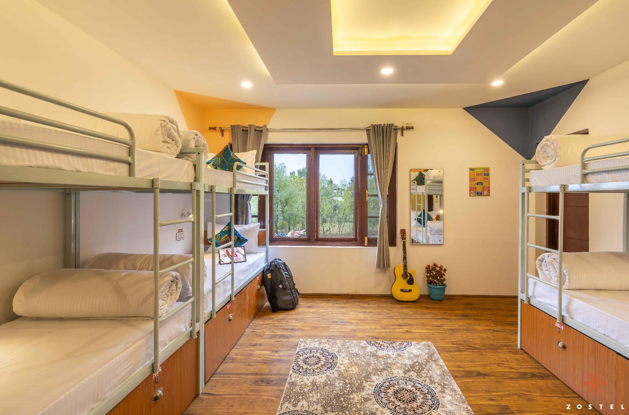 1 Person in 6-Bed Deluxe Dormitory - Mixed