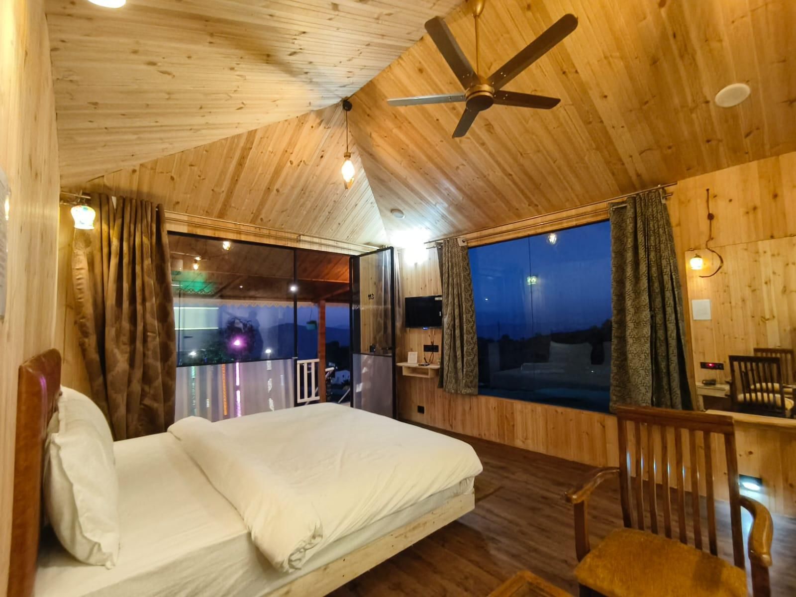 Super Deluxe Room