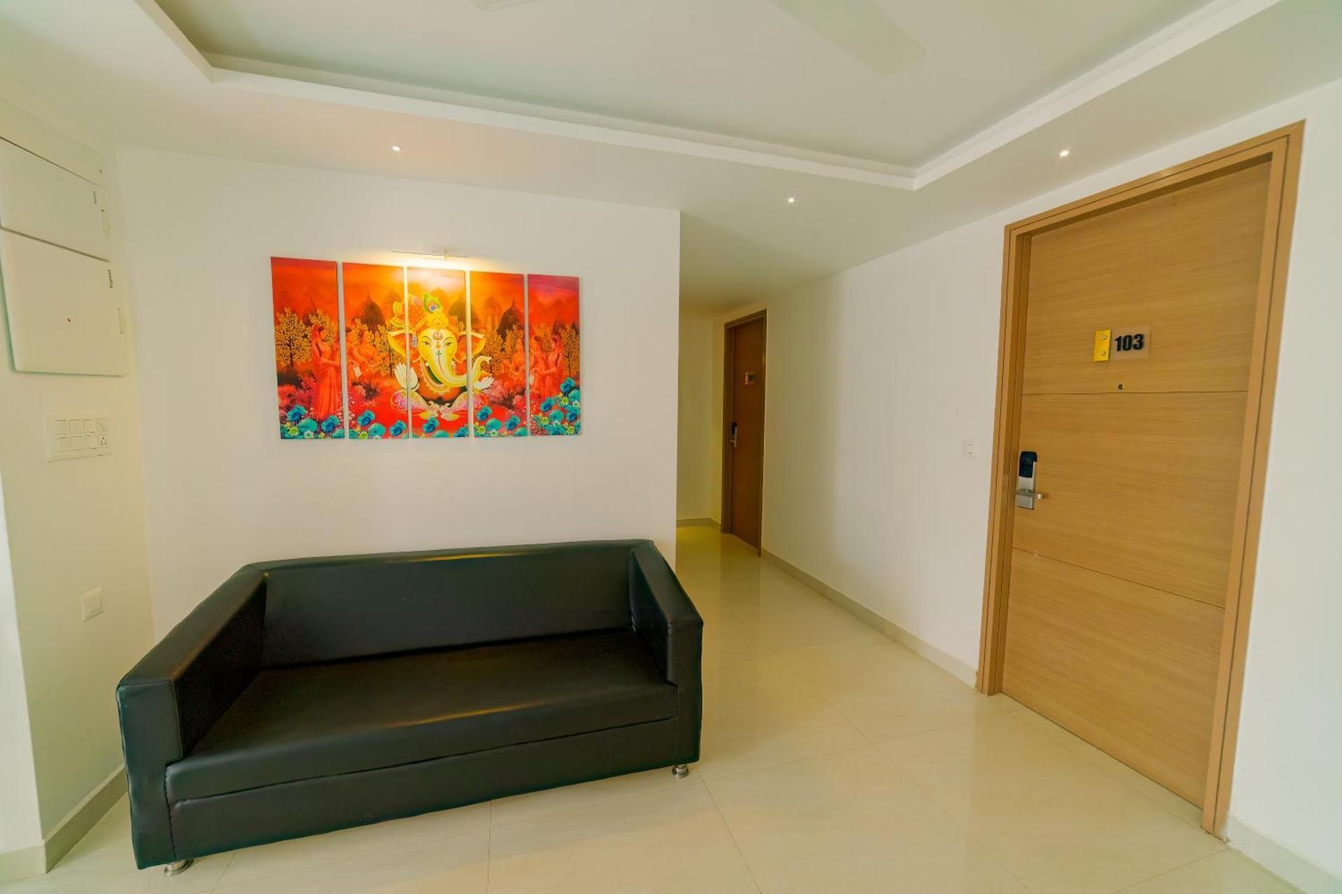 Shared lounge/TV area