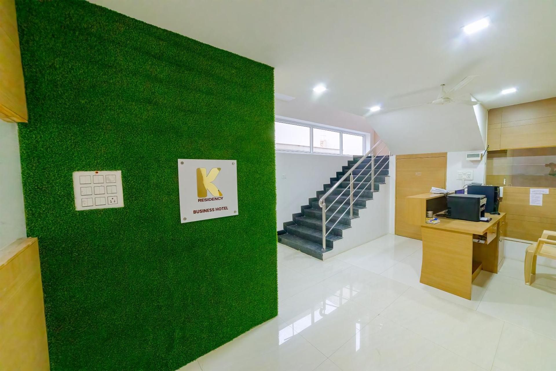 Shared lounge/TV area