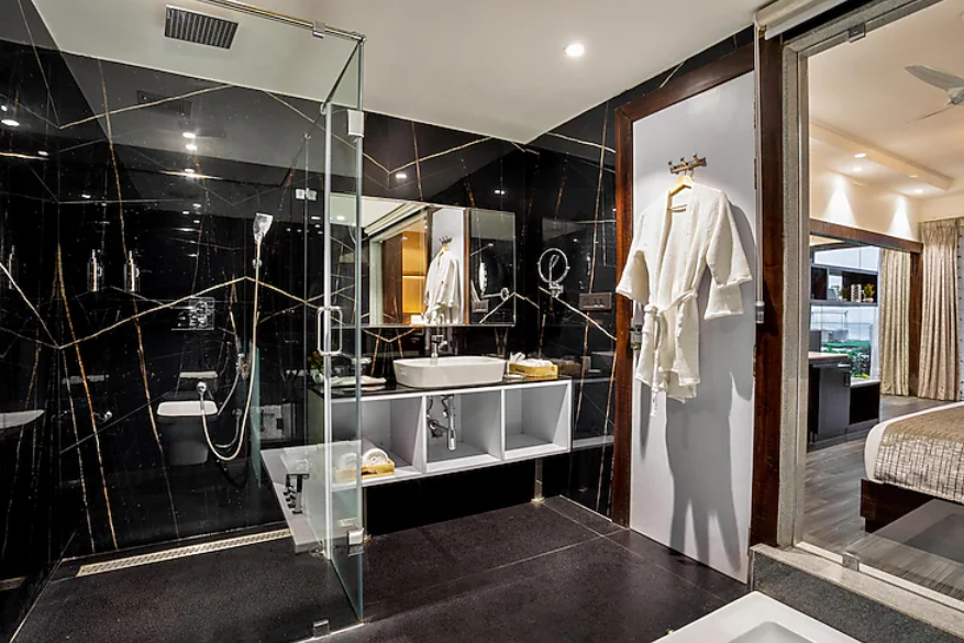 Deluxe Room with Private Jacuzzi