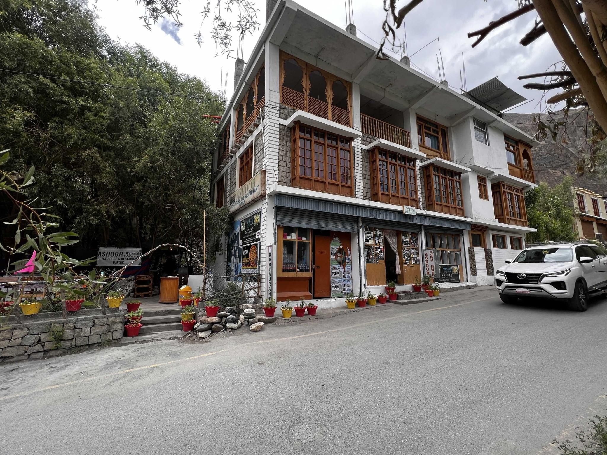Turtuk Ashoor Guest House  