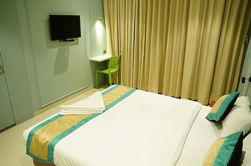 Hotel Sai Krishna Deluxe Double Bed AC Room 5