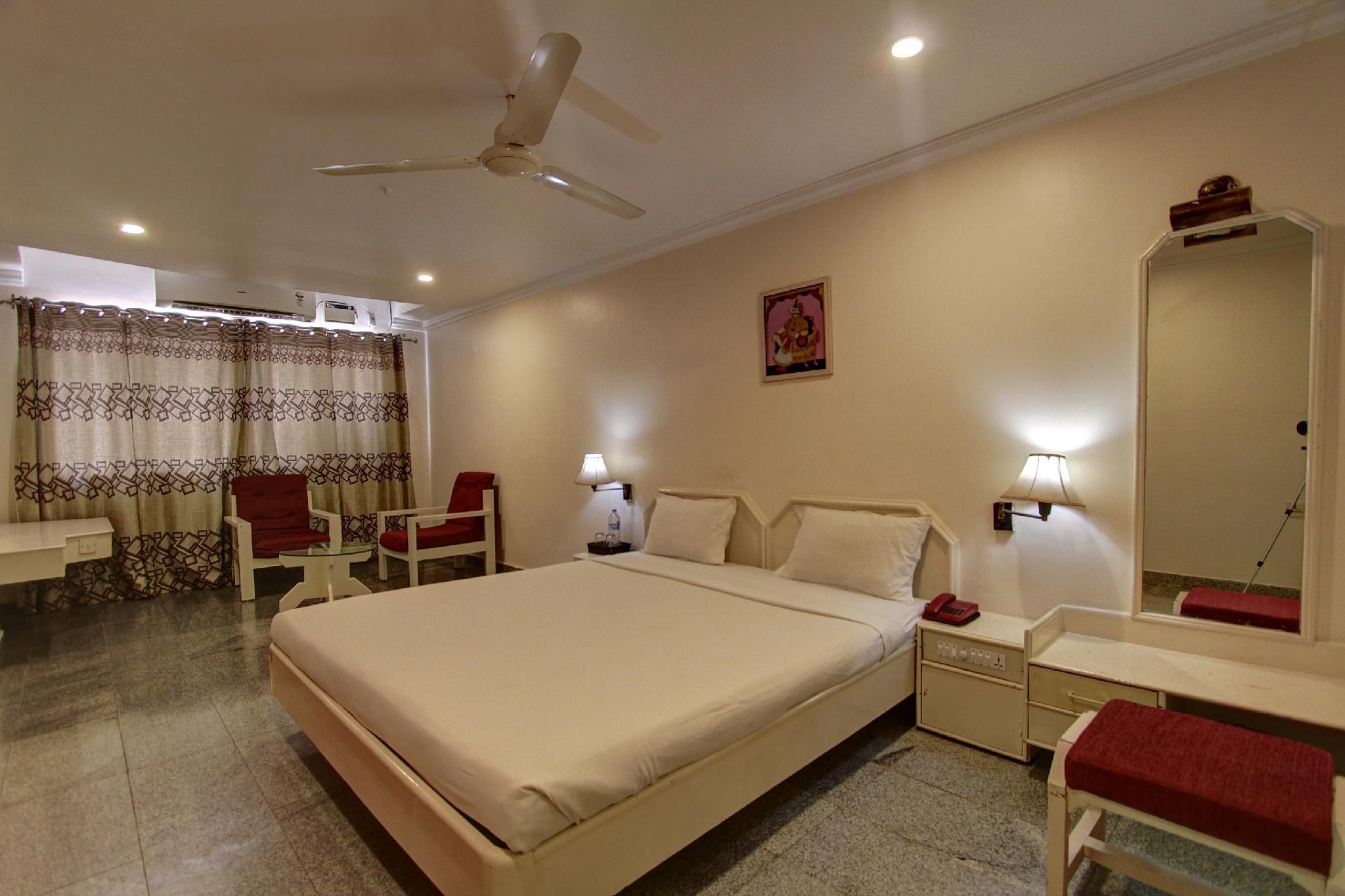 SPOT ON Room without Air Conditioning