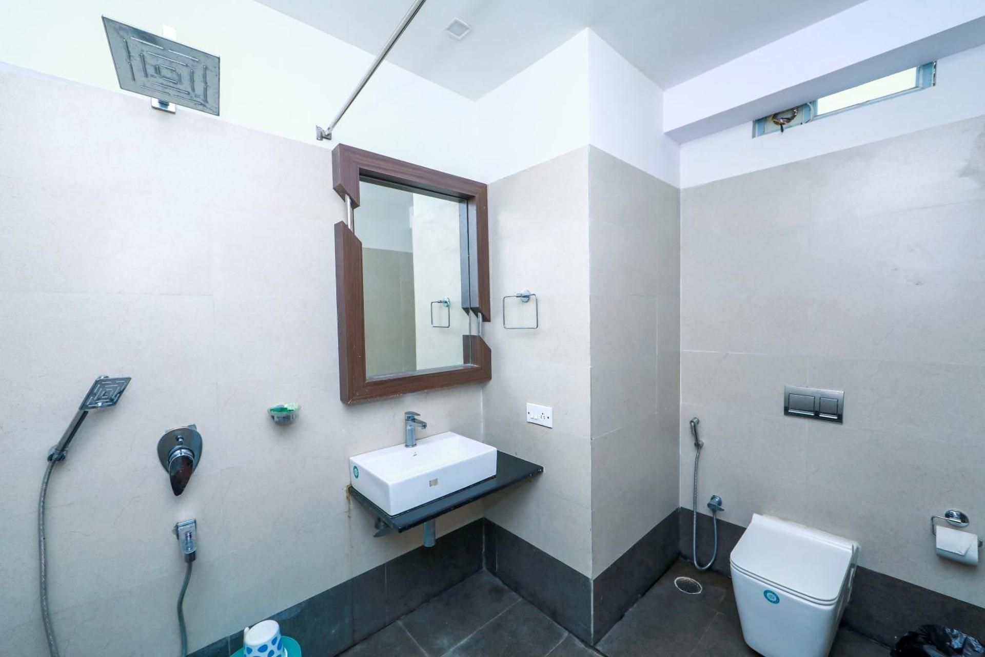 Pearl Park Beach Resort Private Limited Deluxe Double Room with Sea View 2