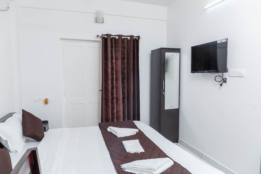 Guest West Inn Deluxe Double Room, 1 Double Bed, Courtyard View 19