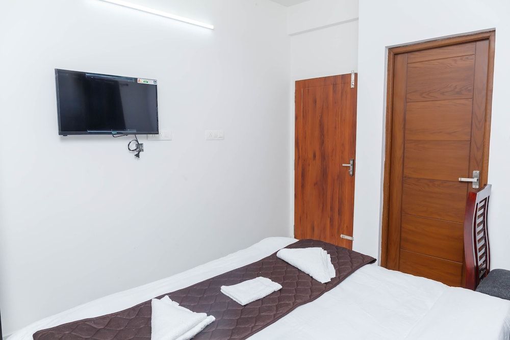 Guest West Inn Deluxe Double Room, 1 Double Bed, Courtyard View