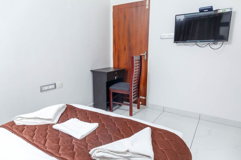 Guest West Inn Deluxe Double Room, 1 Double Bed, Courtyard View 3