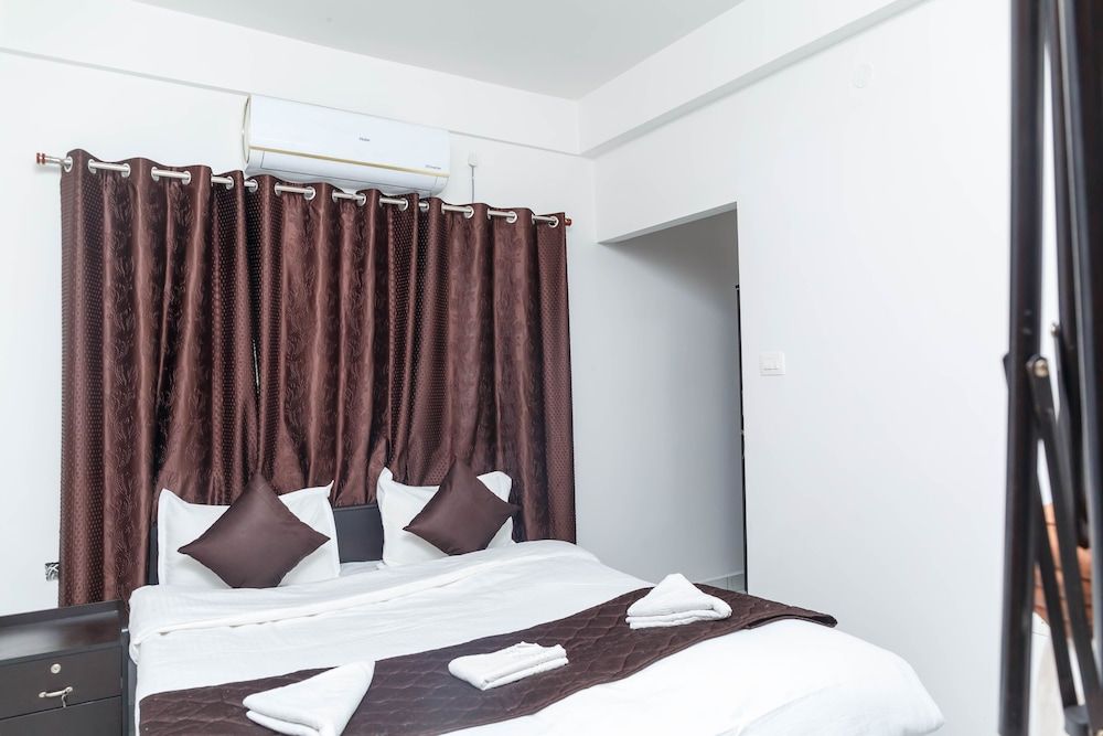 Guest West Inn Deluxe Double Room, 1 Double Bed, Courtyard View 9