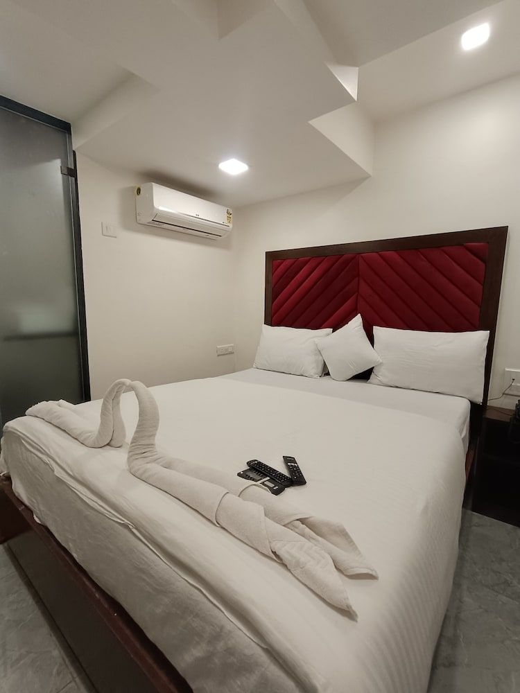 AR Residency Deluxe Double Room 5