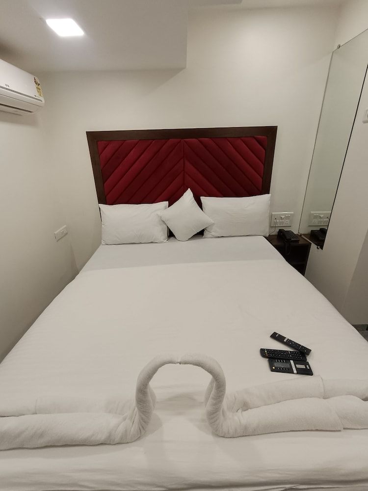 AR Residency Deluxe Double Room 2